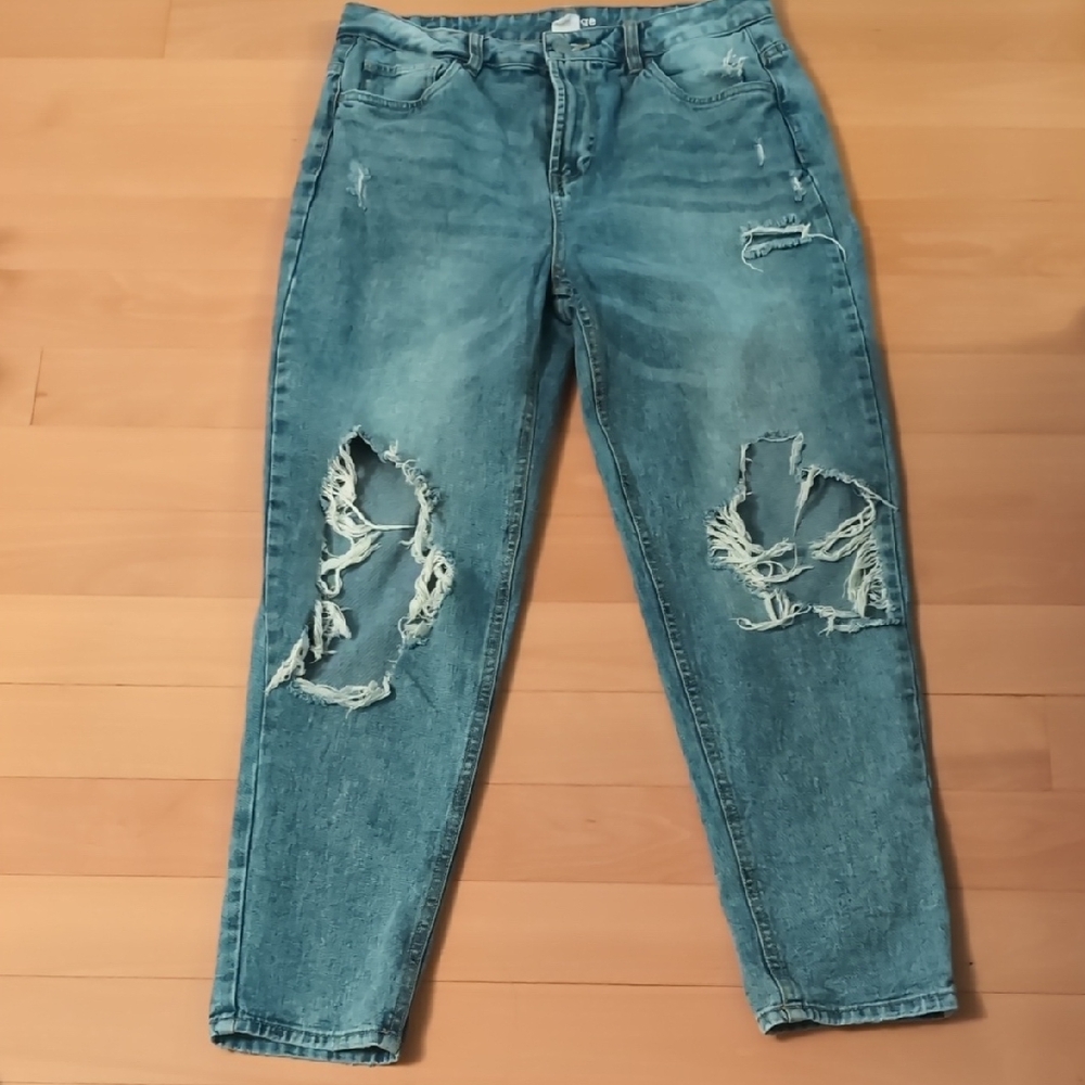 Refuge Hirise Distressed Blue Mom Jeans